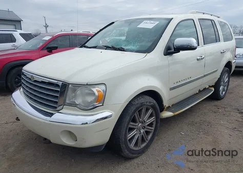 2008 Chrysler Aspen Limited z USA, uszkodzony, nr VIN 1A8HW58228F113941